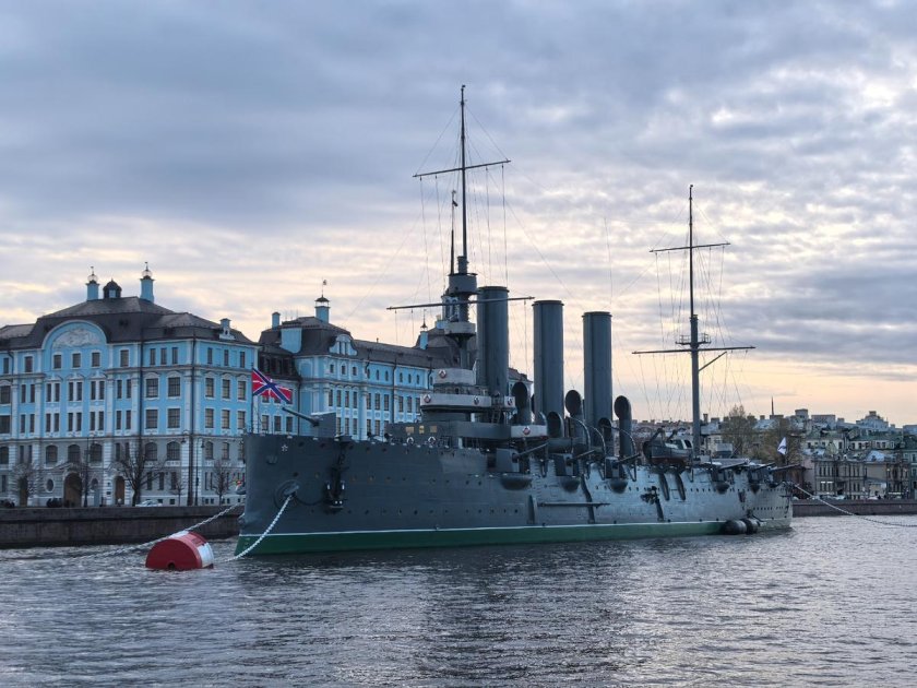 Санкт петербург крейсер аврора