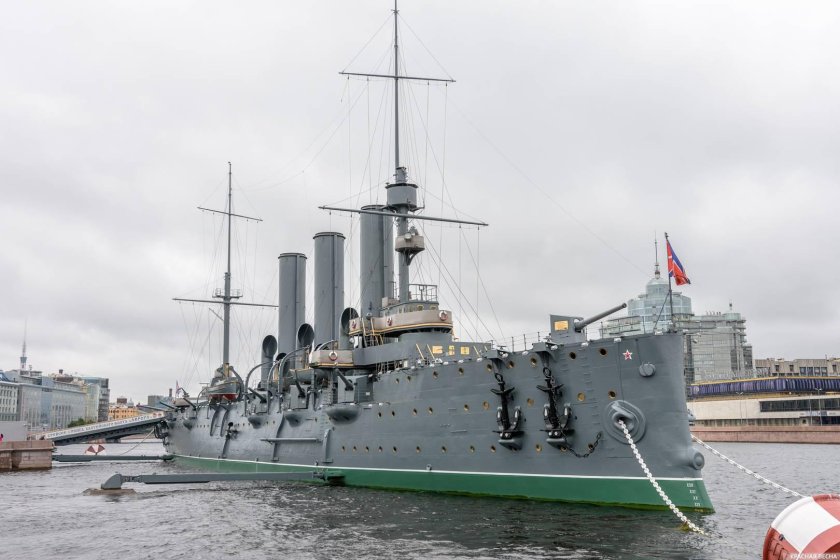 Гусарочки у Авроры