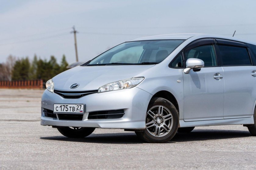 Toyota wish 2011