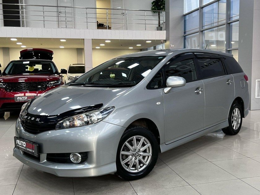 Тойота виш 2013г