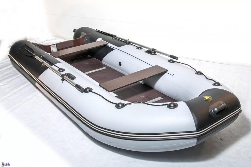 Лодка Ривьера 3600