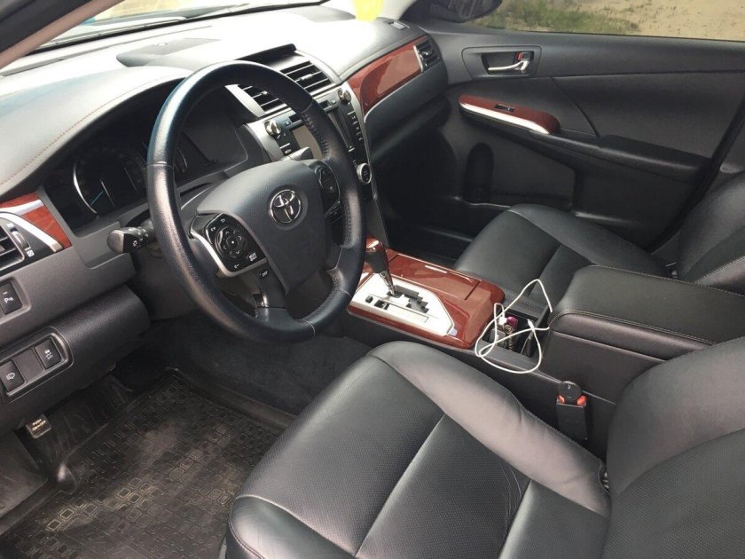 Toyota Camry 50 салон