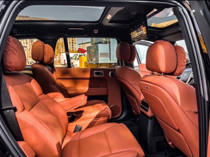 Гибридный li auto l9 Max оранжевый салон