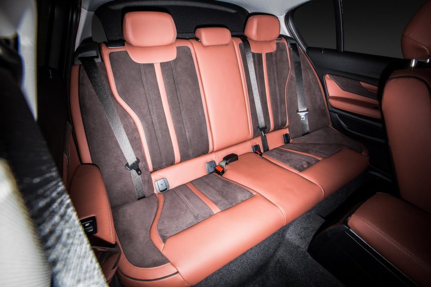 Цвет салона автомобиля