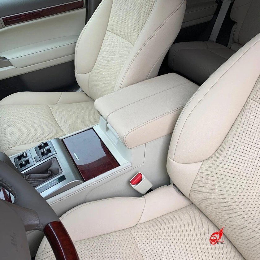 Бежевый кожаный салон Лексус GS 3
