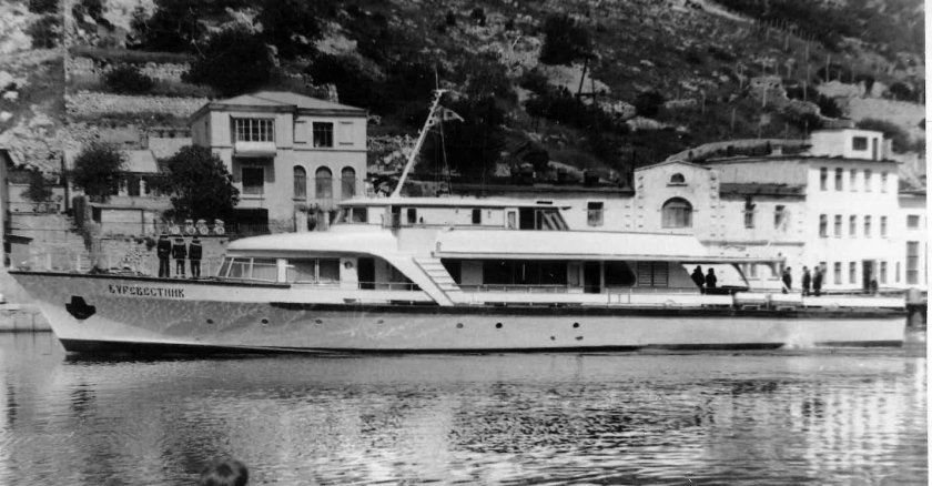 Катер Буревестник проект 360