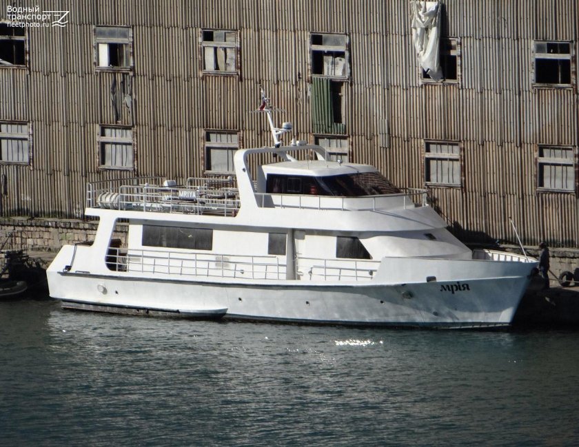 Яхта Мрия