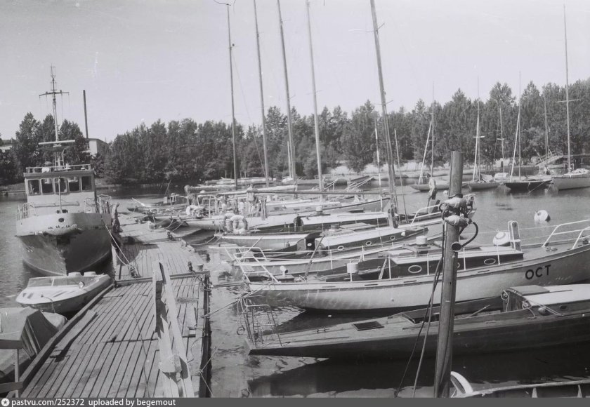 Яхта Ушкуйник Ленинград