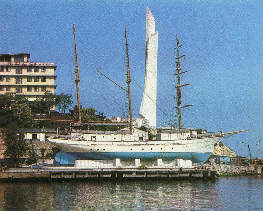 Баркентина Севастополь