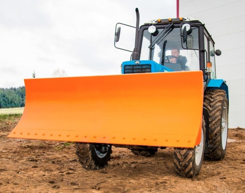 Отвал бульдозерный гидроповоротный