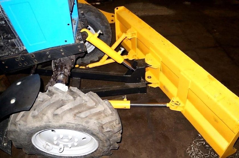 Отвал поворотный, бульдозерный трактор МТЗ-82