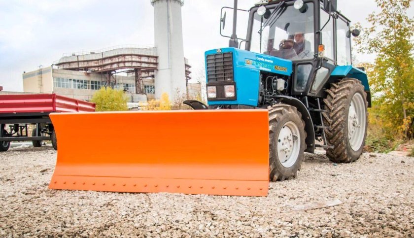 Отвал мтз 82