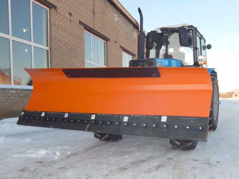 Отвал поворотный, бульдозерный трактор МТЗ-1221