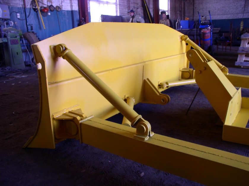 Поворотный отвал на ДТ 75