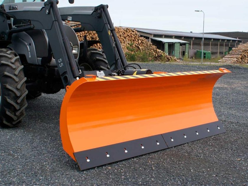 Отвал гидроповоротный 180