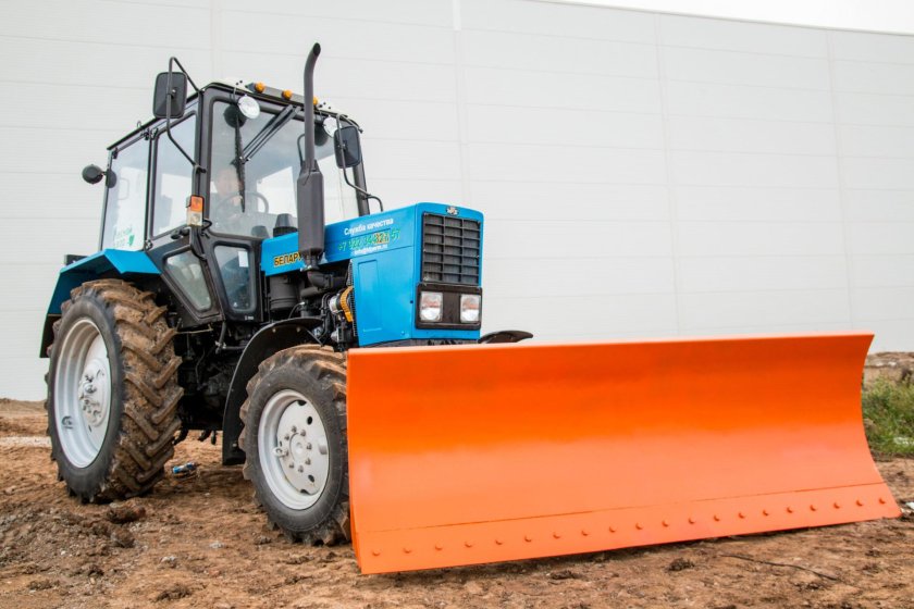 Отвал мтз 82