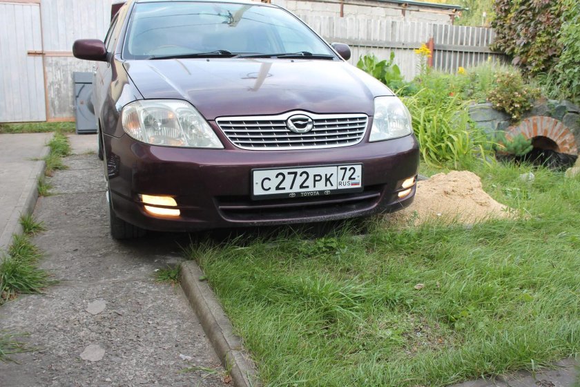 Тойота королла 120 с противотуманками