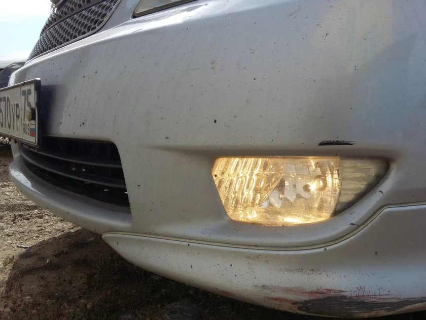 Тойота e120 туманки