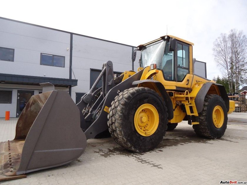 Погрузчик Вольво 120