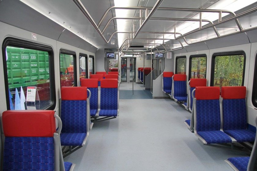 Штадлер электропоезд салон