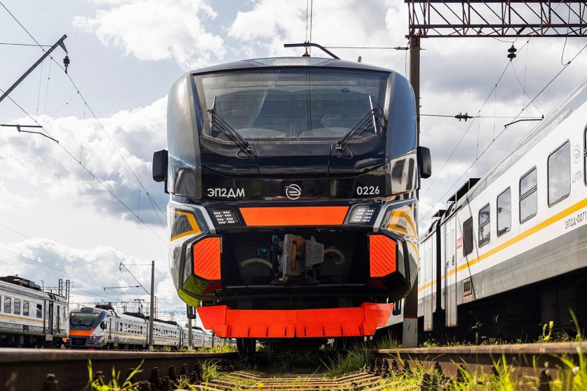 Новый электропоезд эп2дм-0300