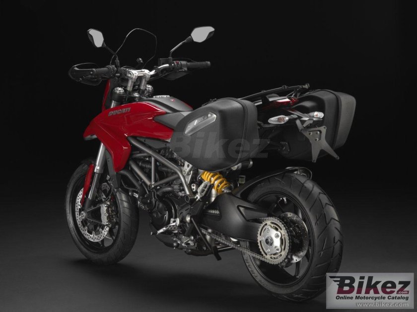 Ducati Hyperstrada 821