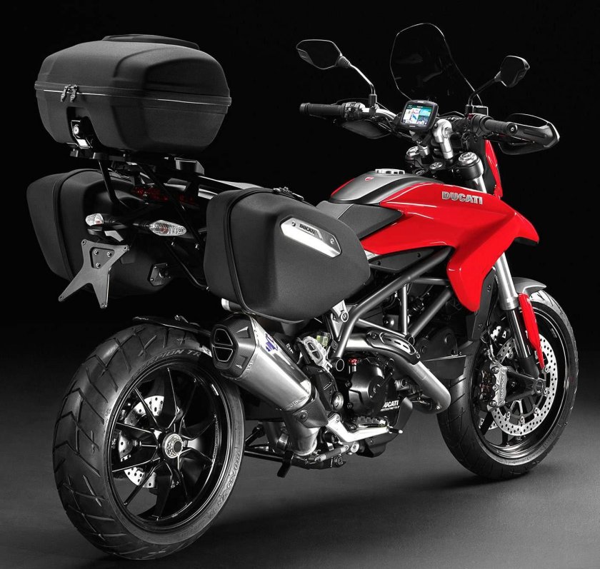 Ducati Hyperstrada 820