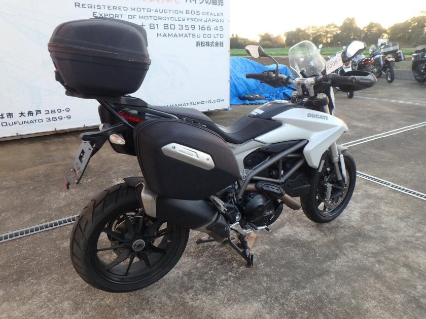 Ducati Hyperstrada 821