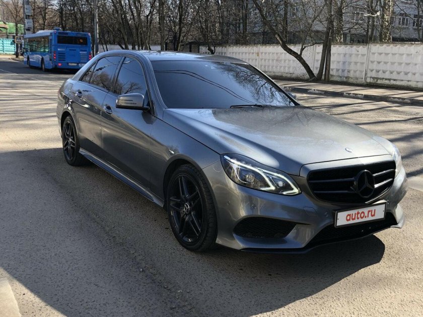Мерседес е 212 Рестайлинг серый