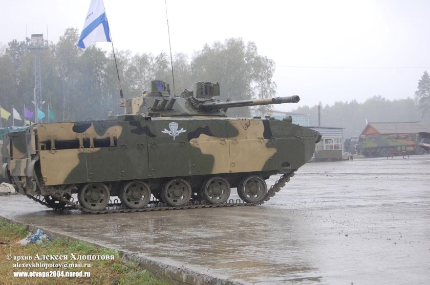 БМД-4м с накидками