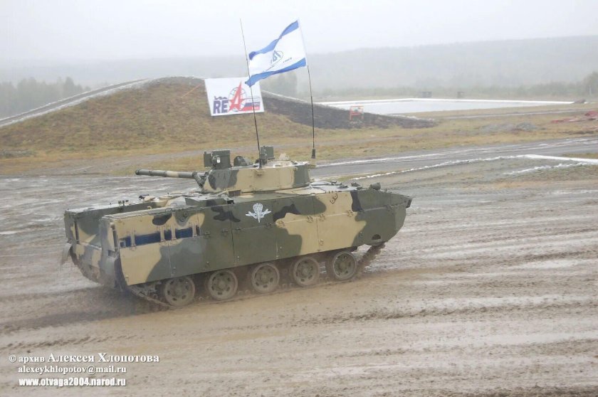 БМД-4м с накидками