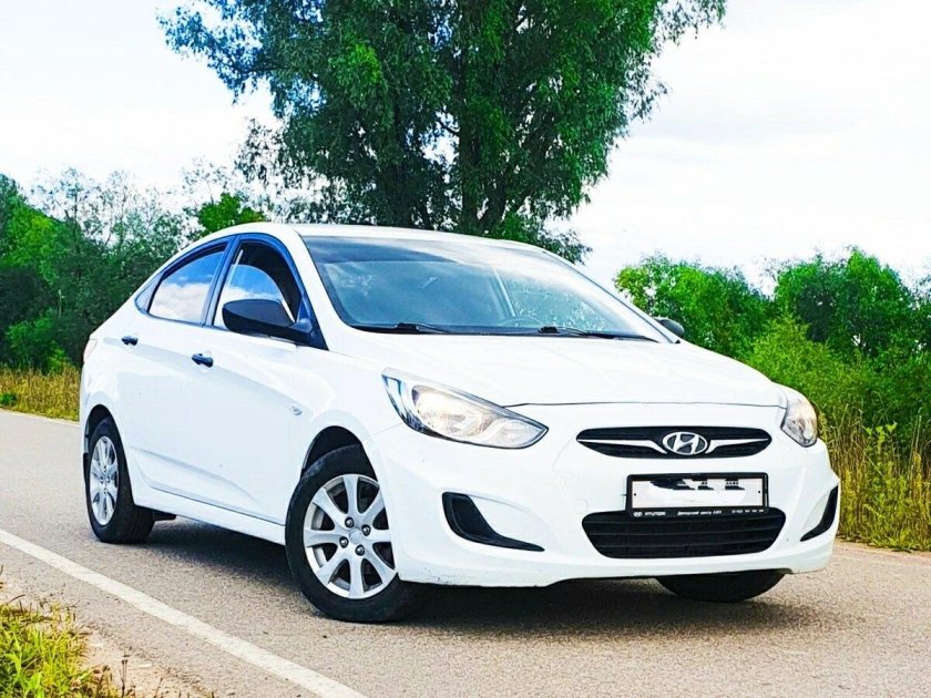 Hyundai Solaris белый