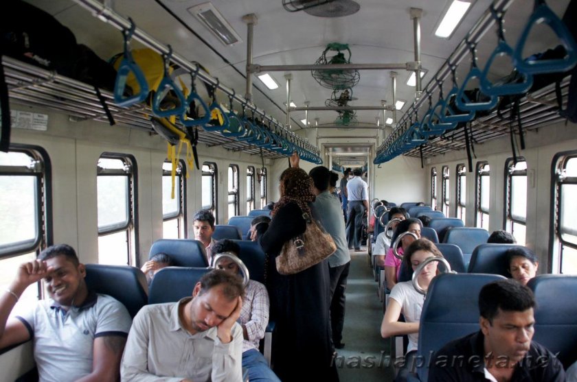 Туристический поезд Сочи Гагра сидячий вагон