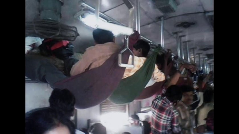 Смешные люди в поезде