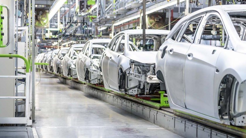 Завод мерседес бенц в россии