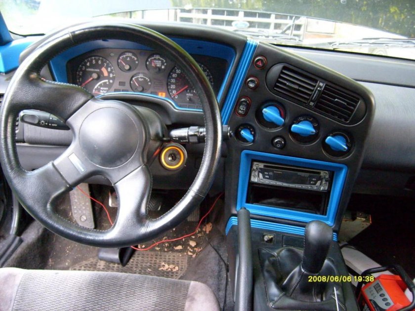 Plymouth Laser 1990 салон