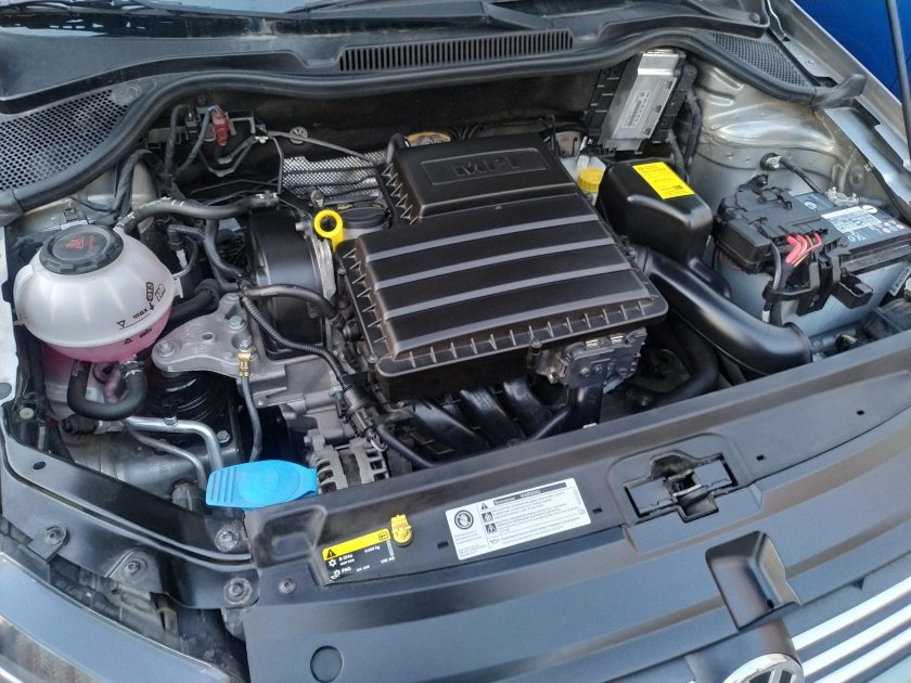 Фольксваген поло седан 1.6