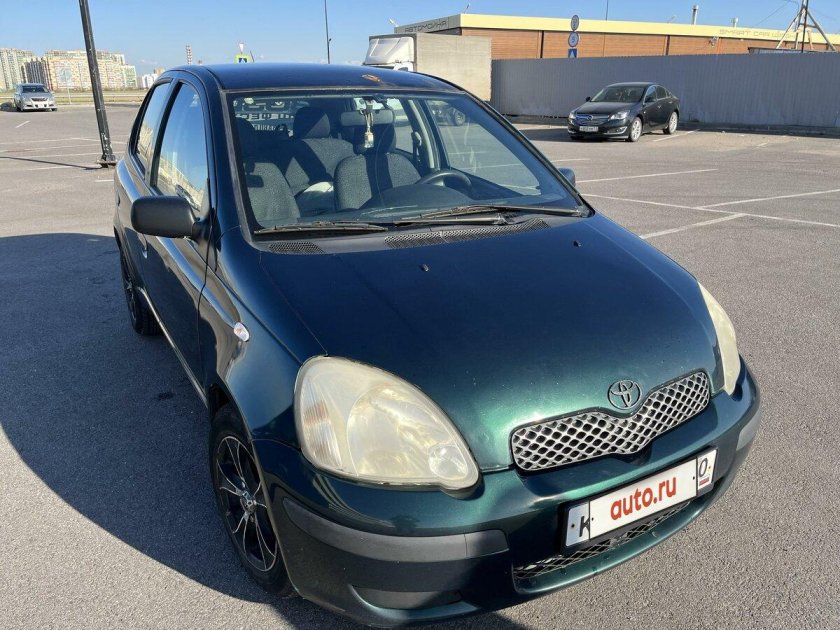 Тойота ярис 2001
