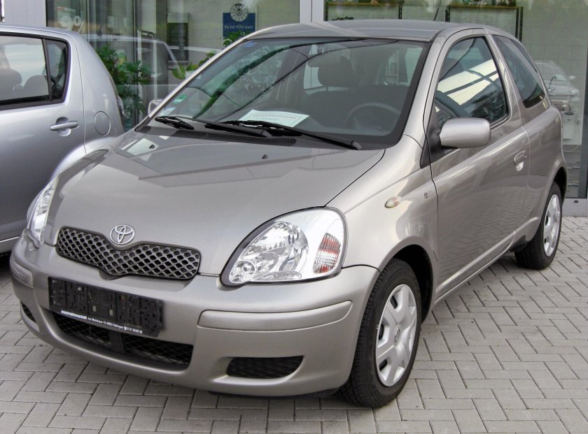 Toyota yaris 1999