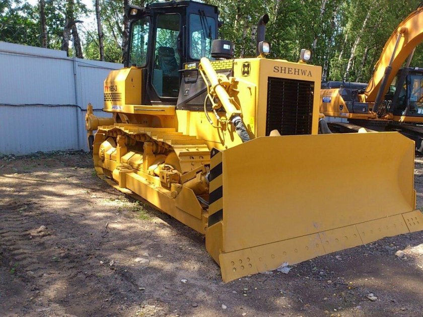 Бульдозер шантуй sd16
