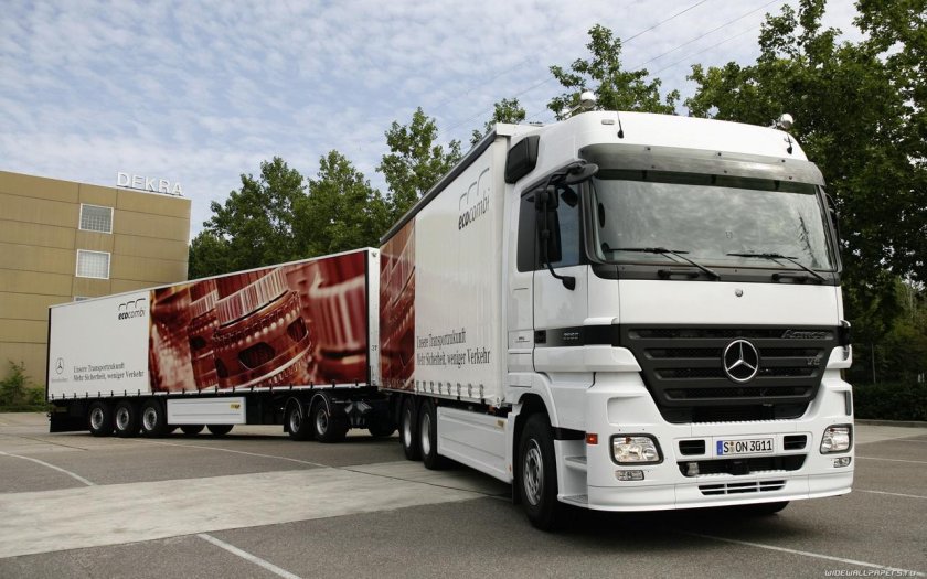 Тягач Мерседес Бенц Актрос