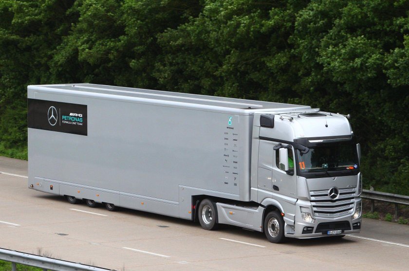 Мерседес Актрос АМГ