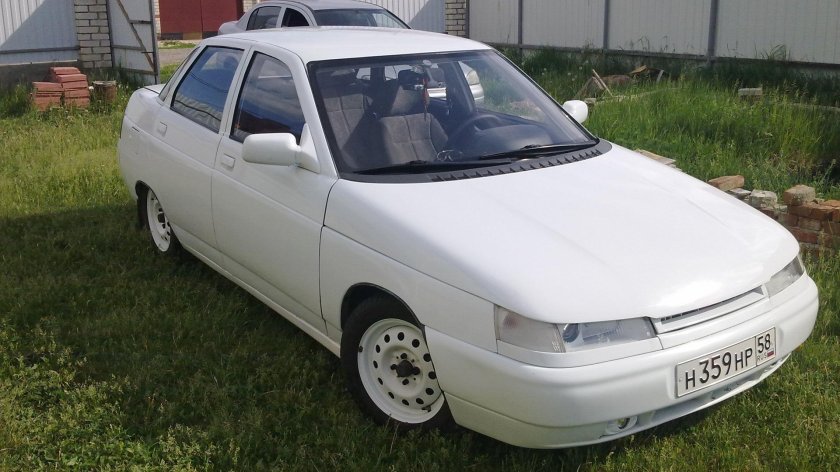 ВАЗ 2110 белая