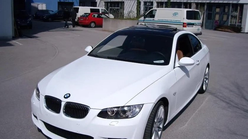 БМВ е92 с черной крышей