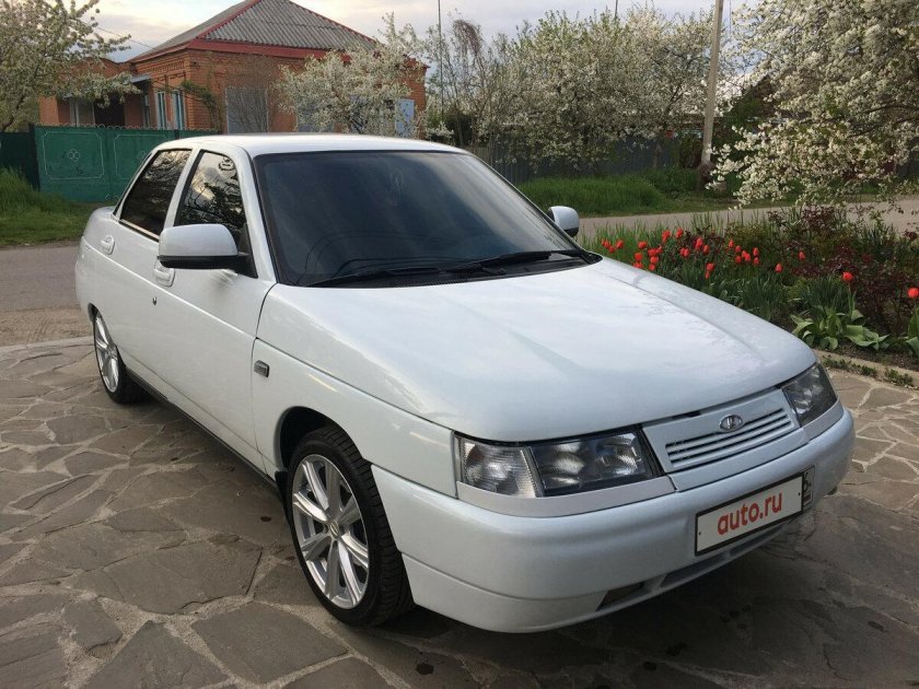 ВАЗ 2110 белая Богдан