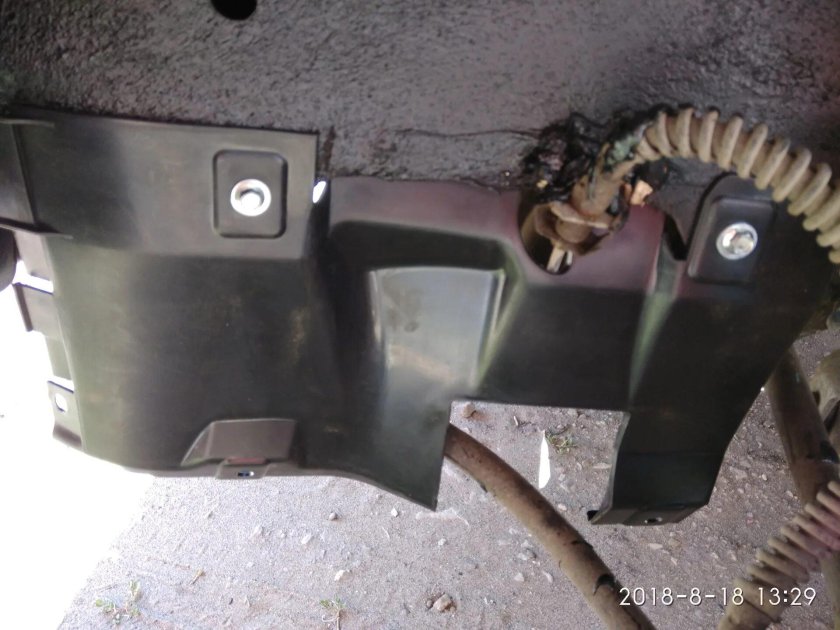 Грязезащитные щитки ВАЗ 2110