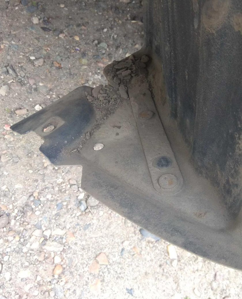 T113102031 Chery пластина фикс