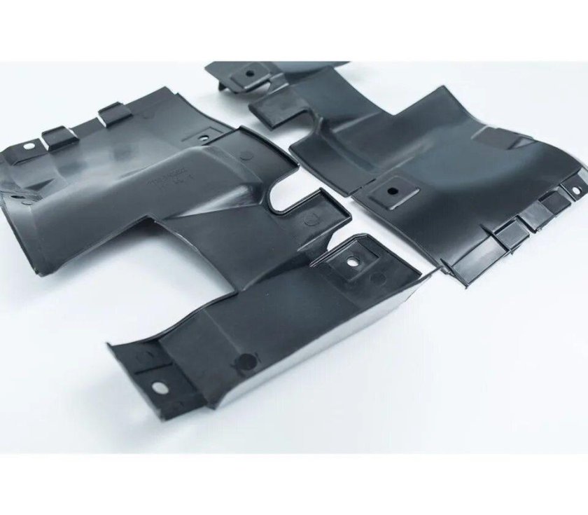 Грязезащитные щитки моторного отсека 2110