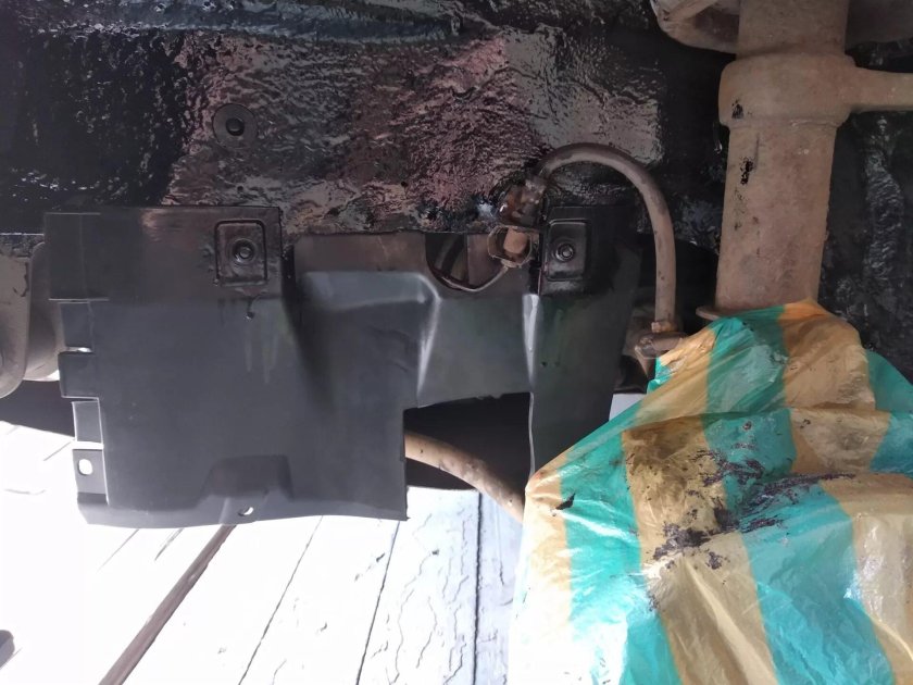 Грязезащитные щитки ВАЗ 2110