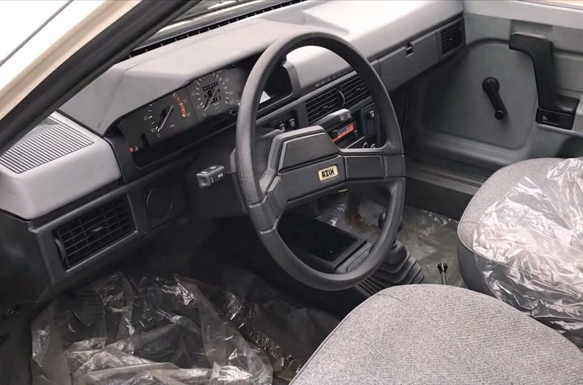 Москвич АЗЛК 2141 салон